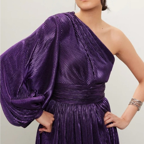 Bronx and Banco Dresses & Skirts - Bronx and Banco Size S
Purple Florence Gown / Elegant Purple One-Shoulder Dress